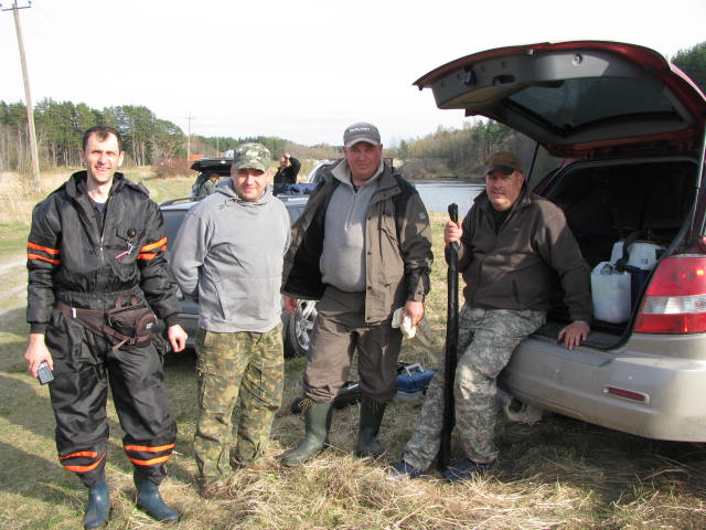 Олег (Ronim),Oлег,marek,alev55 (Ал-др). На заднем плане Любомир (Кass)....